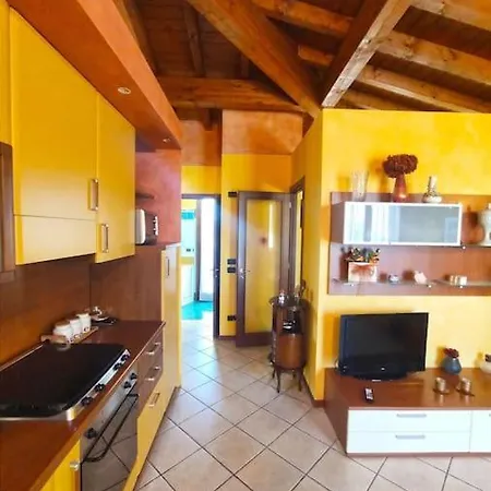Appartement Casa Di Michela A Con Piscina Sirmione