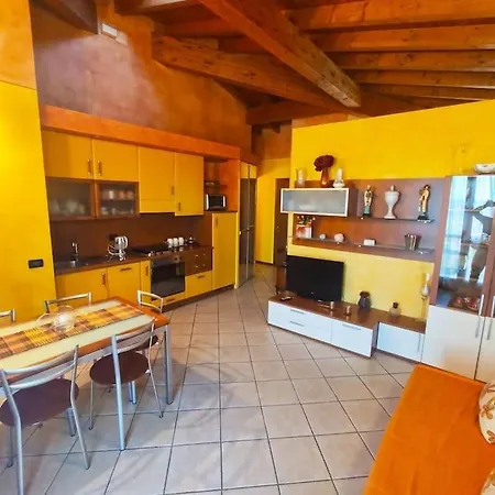 Appartement Casa Di Michela A Con Piscina Sirmione